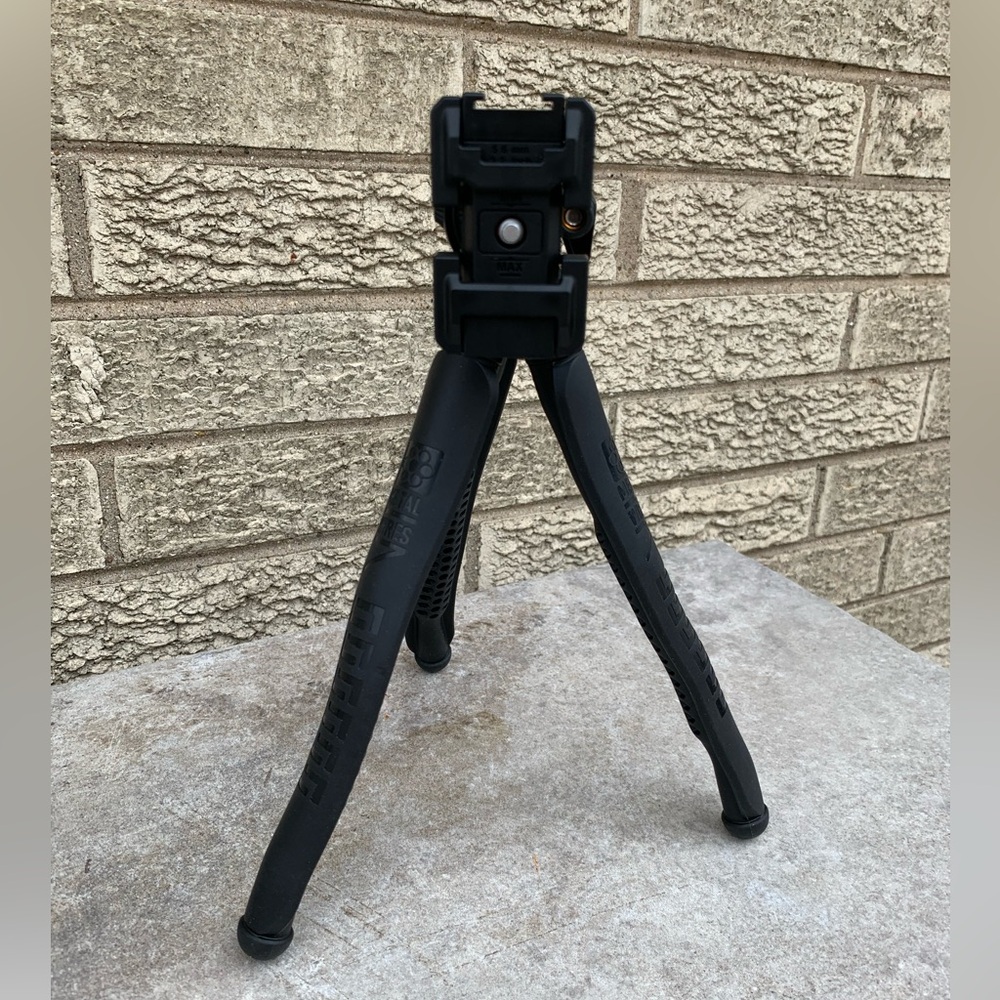 Desktop phone trippod black